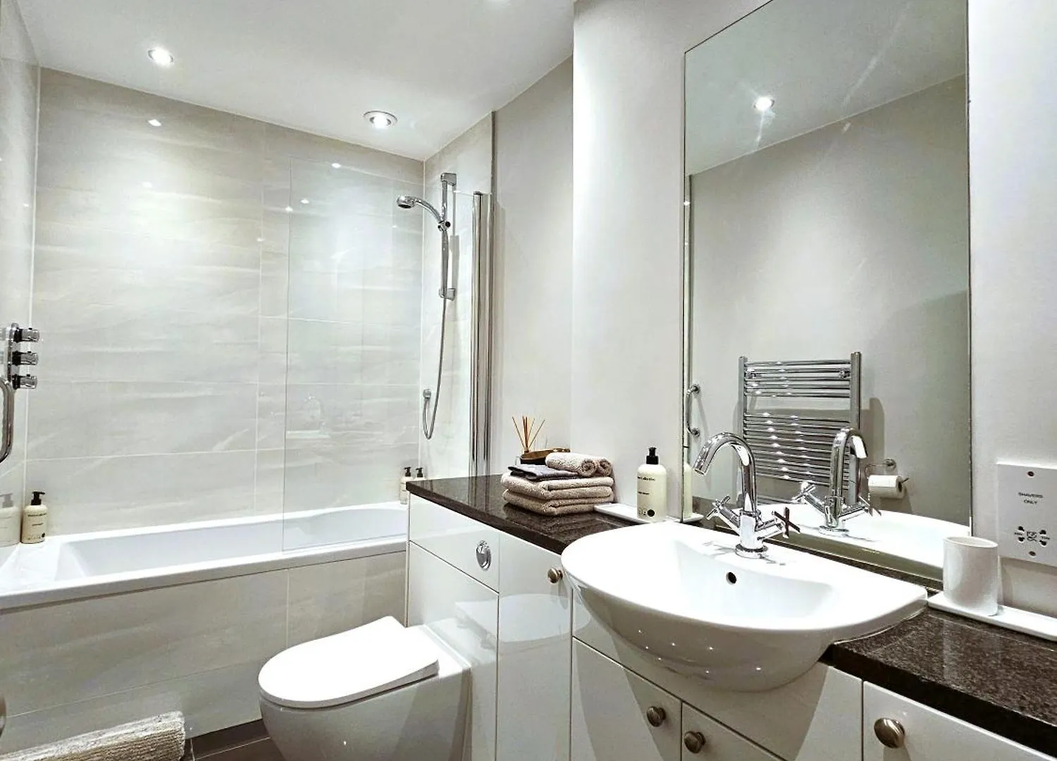 Edinburgh Elegant 1-Bedroom City Apartment